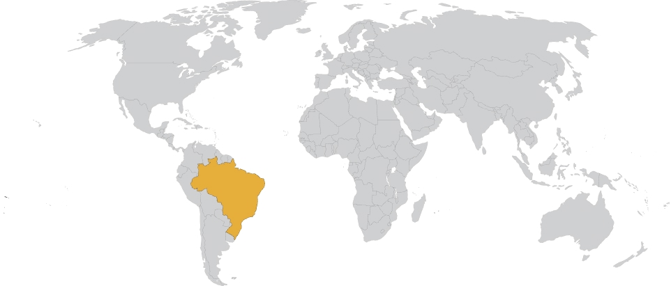 Mapa-múndi com o Brasil em destaque